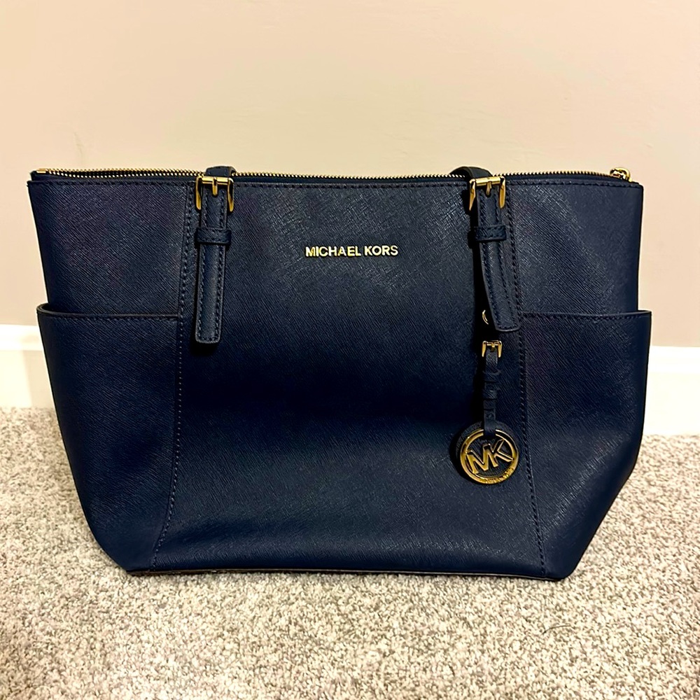 MICHAEL KORS Charlotte Large Leather Top-Zip Navy - Lightly Used